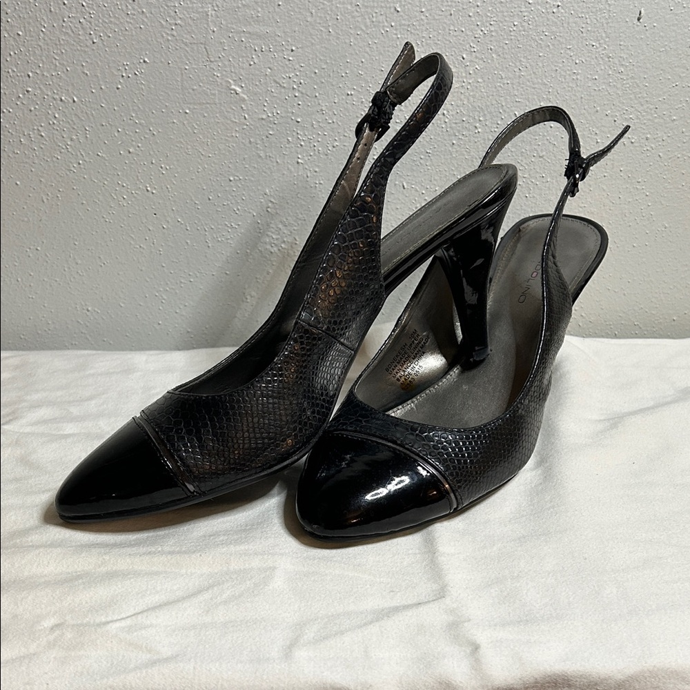 Elegant Bandolino Black Slingback Heels